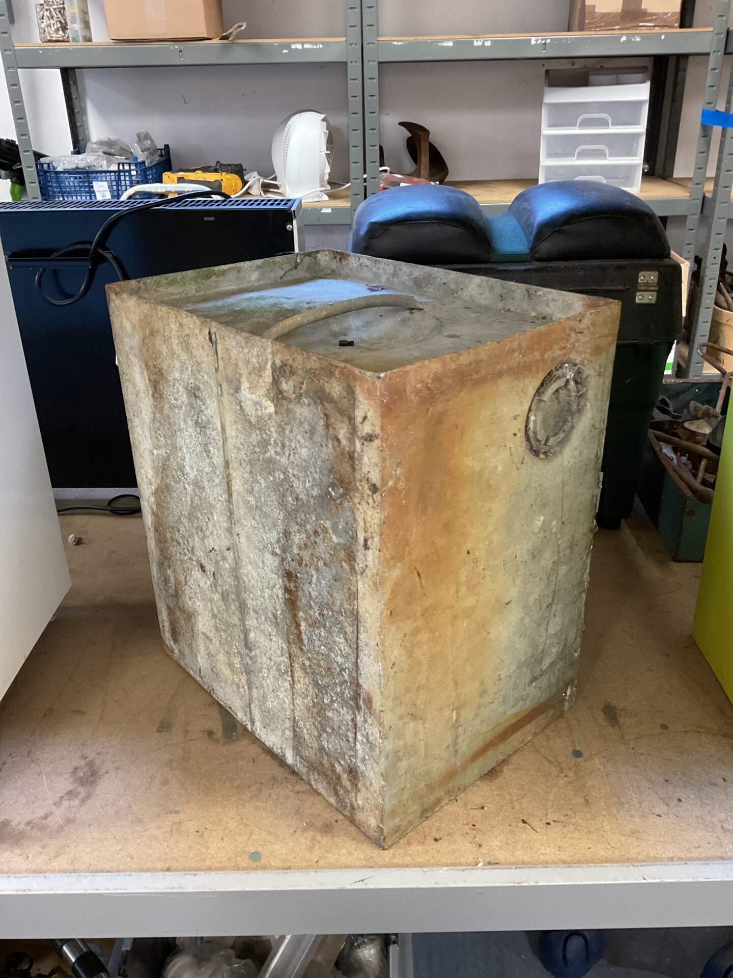 1083 Vintage galvanised fuel can