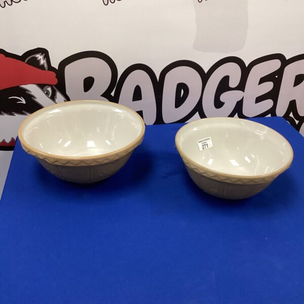 Cream ceramic Mason Cash mixing bowl, vintage kitchenalia.