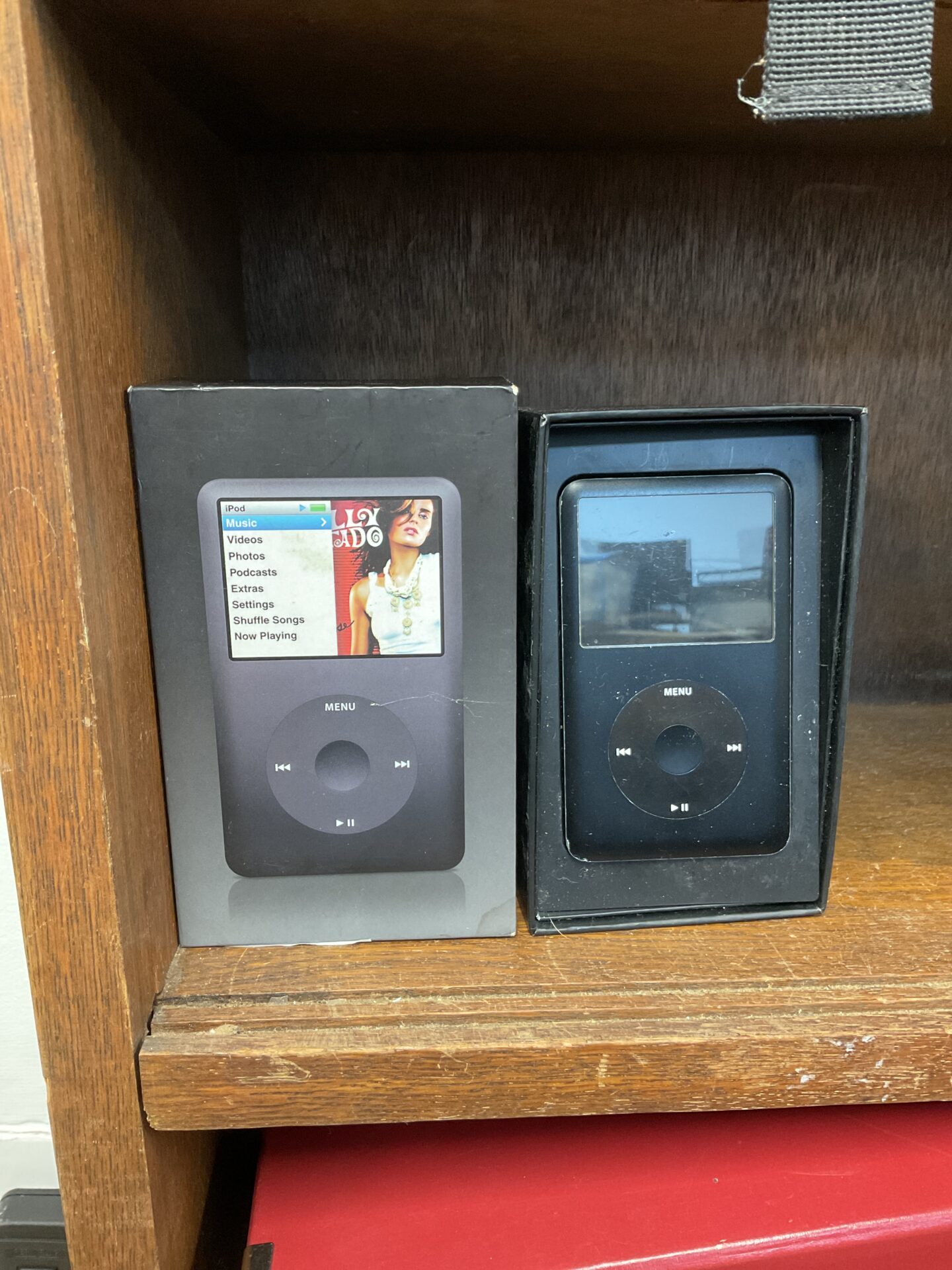 076 Apple ipod classic 80gb boxed