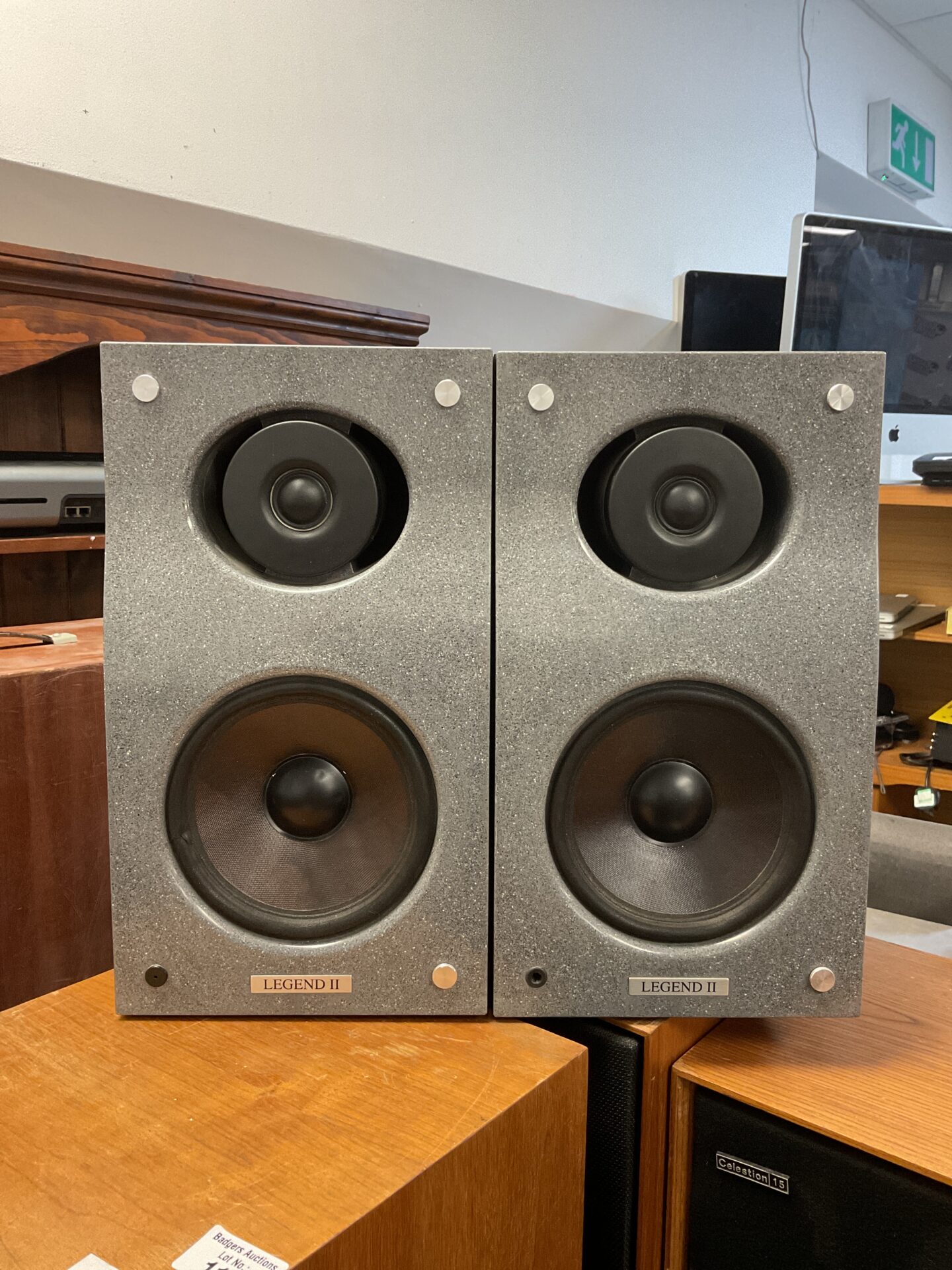 114 Pair of legend ii speakers