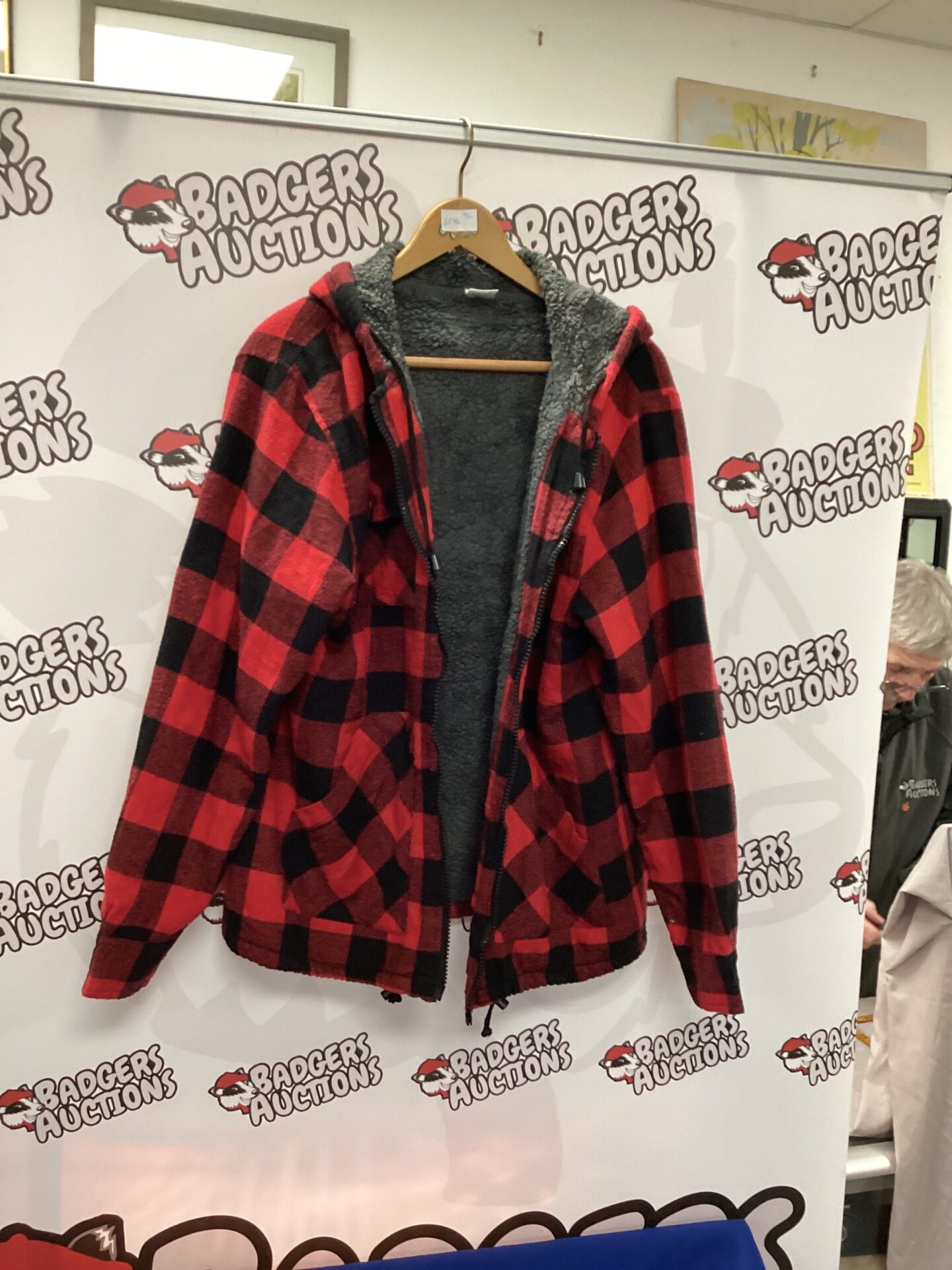 677 Red Oak Fleece Jacket size L