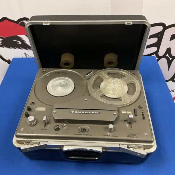 Vintage Tandberg Series 15 reel to reel tape recorder in good condition.