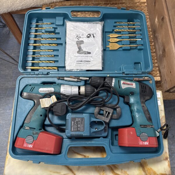 Boschmann 18V cordless drill set with drill bits and case.