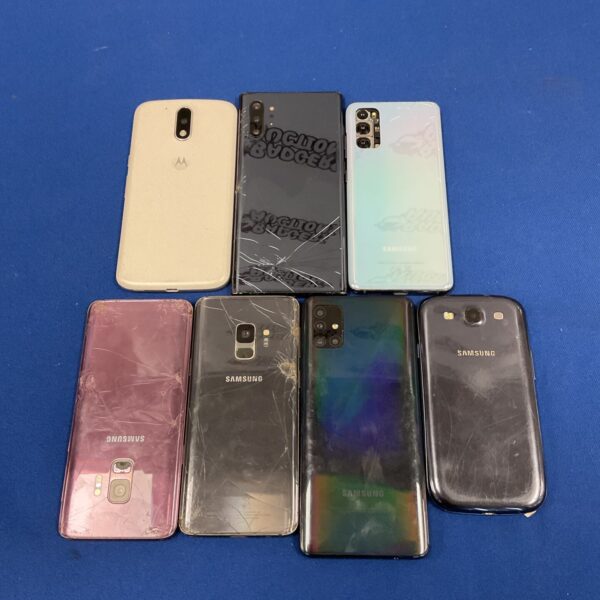 Mobile phone bundle including Samsung and Motorola smartphones.