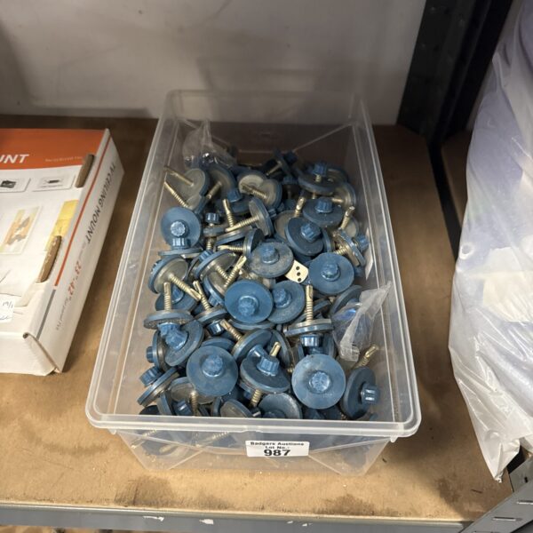 Quantity of used roofing bolts for construction projects.