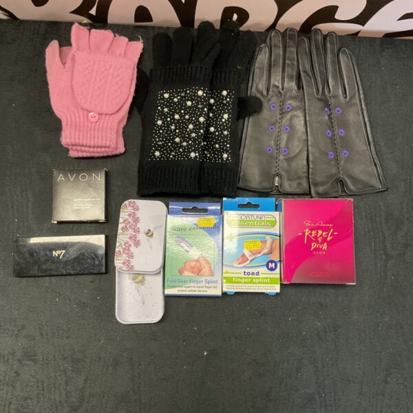 Mixed Avon and No7 beauty items and gloves in a lot.