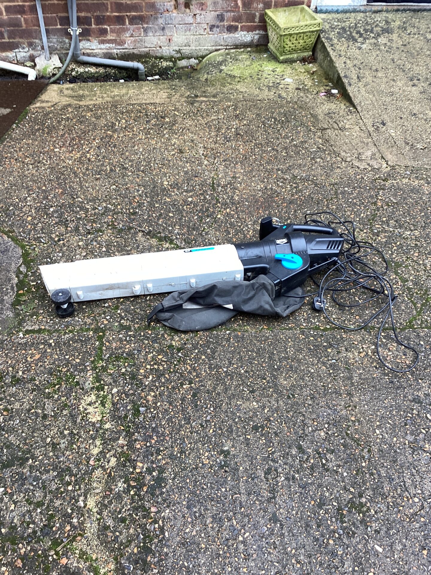 964 Mac Alister Lawn electric vac