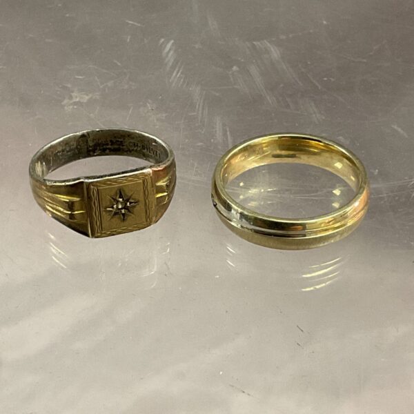 Vintage silver gilt ring with embossed design.