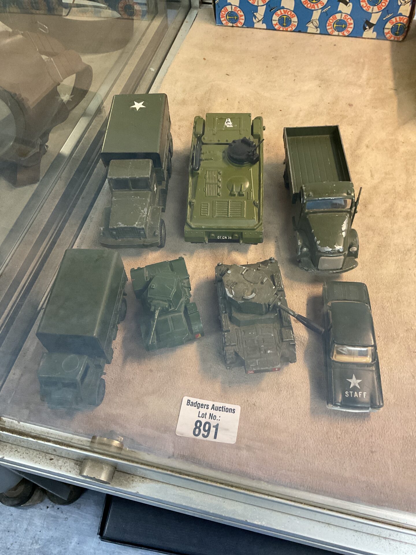 891 Collection of corgi and dinky military vehicles