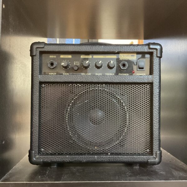 Vintage Kinsman 10w guitar amplifier for practice.