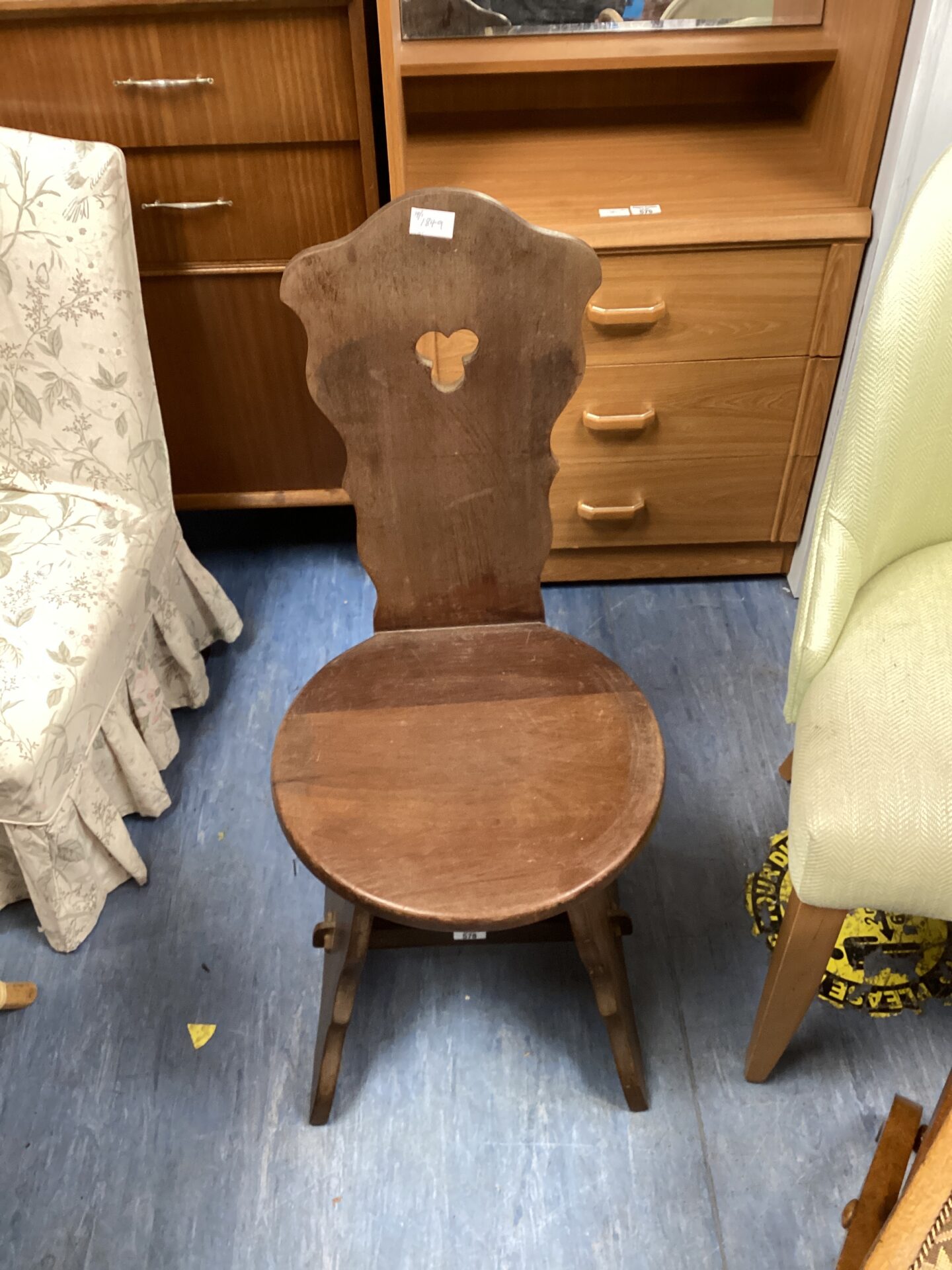 578 Antique oak spinning chair