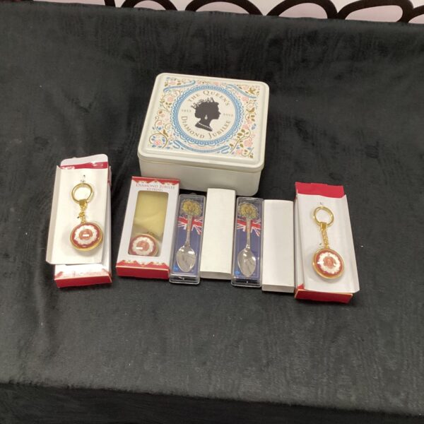 Queen's Diamond Jubilee collectable set of silverware in presentation box.