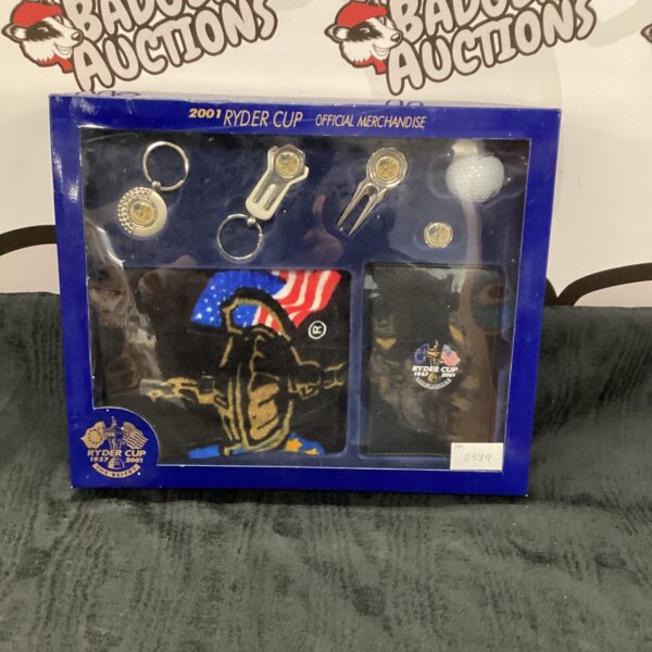 2001 Ryder Cup gift set with pin, ball marker, and keyring.