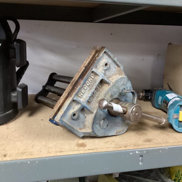 Vintage Record No 52 bench vice for workshop use.
