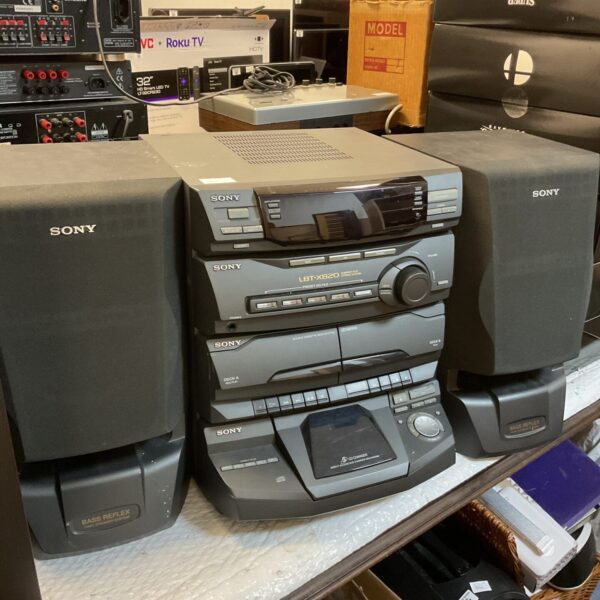 Vintage Sony LBT-XB20 hifi system with speakers and components.
