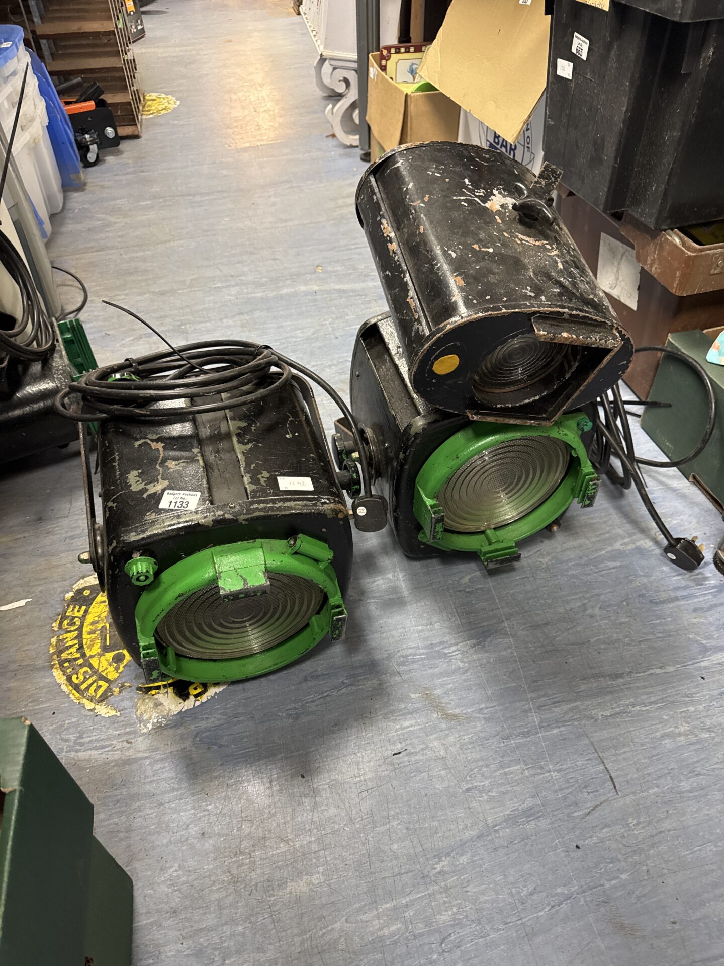 1133 Three vintage metal stage lights – working