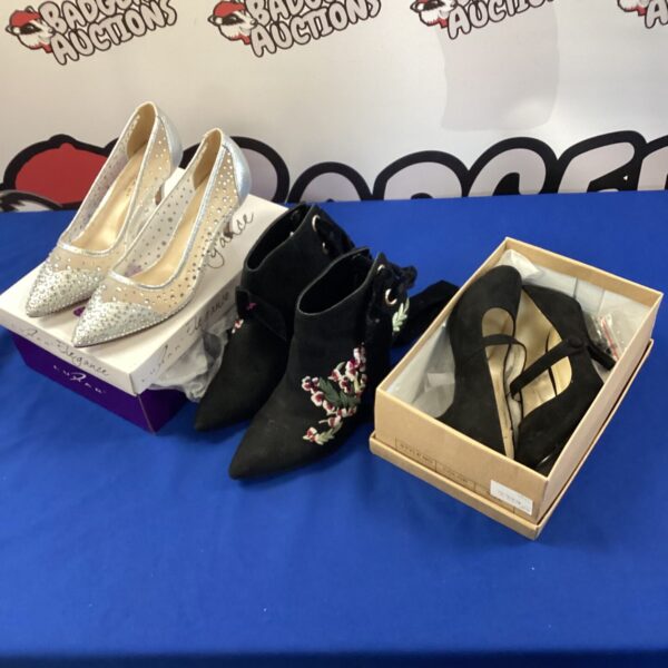 Ladies heeled shoe lot including Lunar Elegance brand.