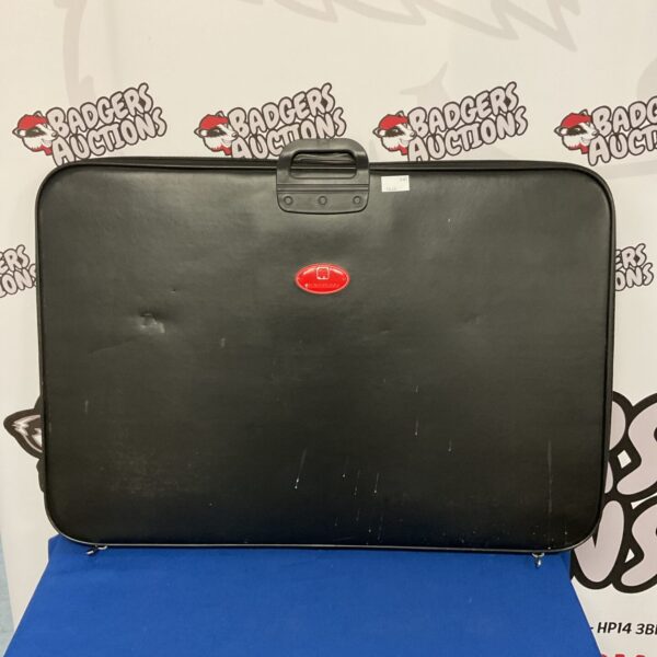 Blue jumbo puzzle case for storing and transporting large puzzles.