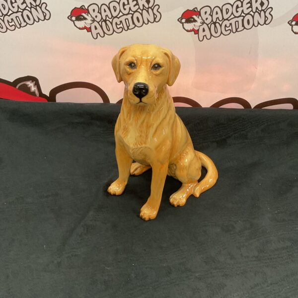 Vintage Beswick Labrador figure, detailed ceramic dog collectible.