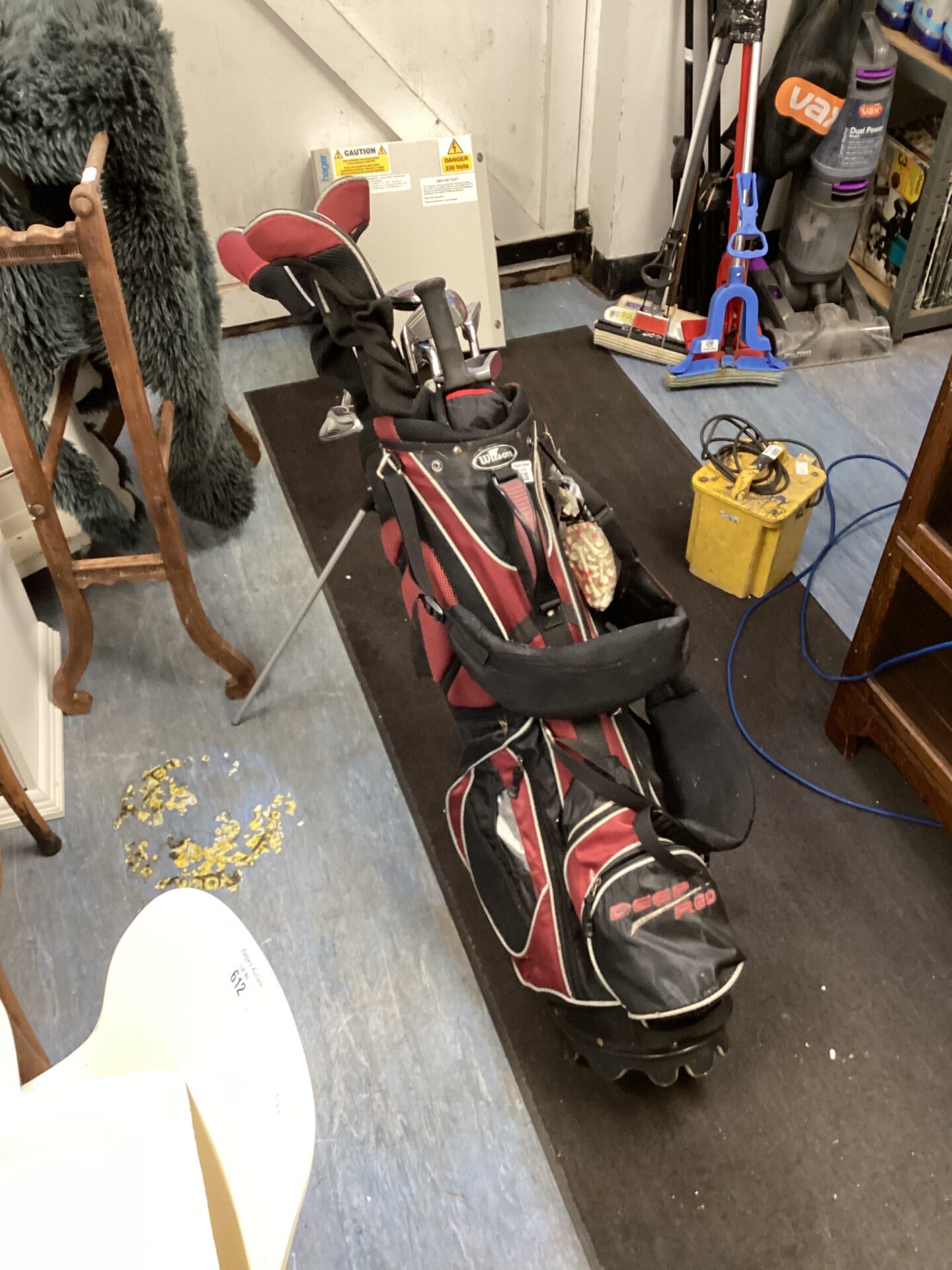 630 Wilson golf bag with wilson golf clubs