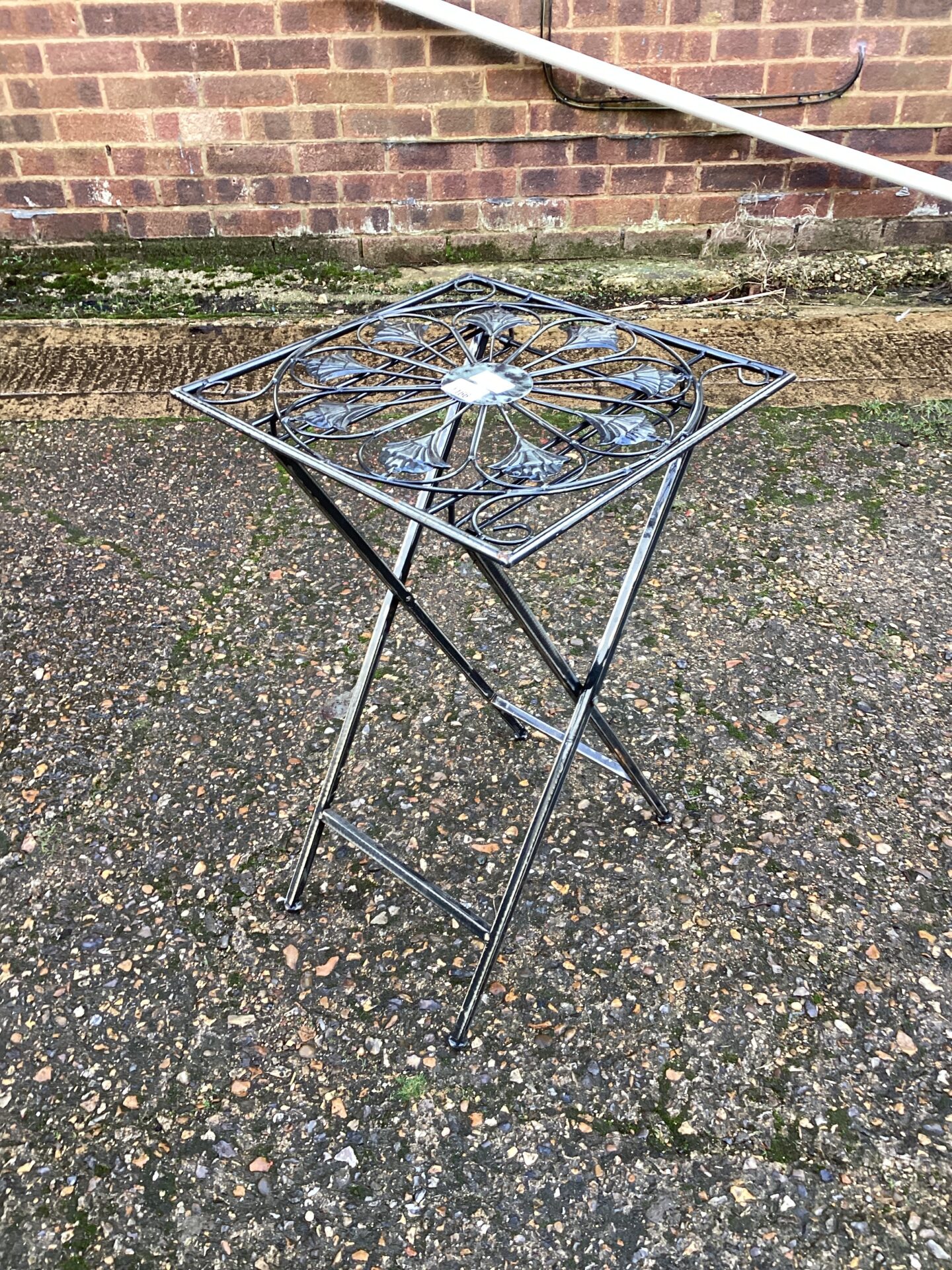 1166 Small Folding metal garden pot stand