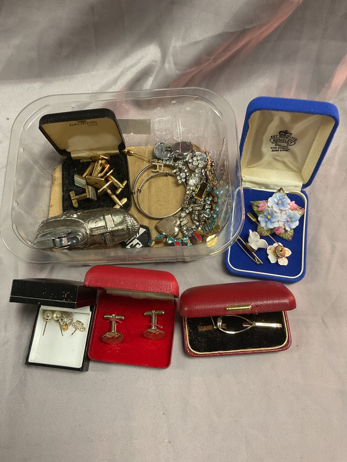 781 Tray mixed jewellery and cufflinks