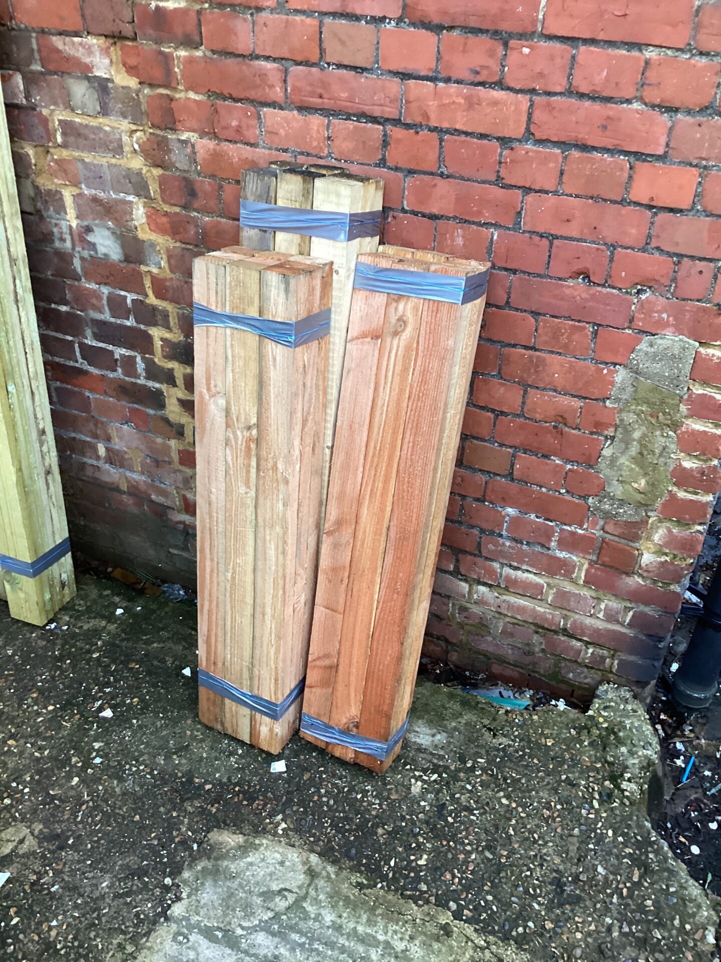 1185 Three bundles of 3’6” Timber