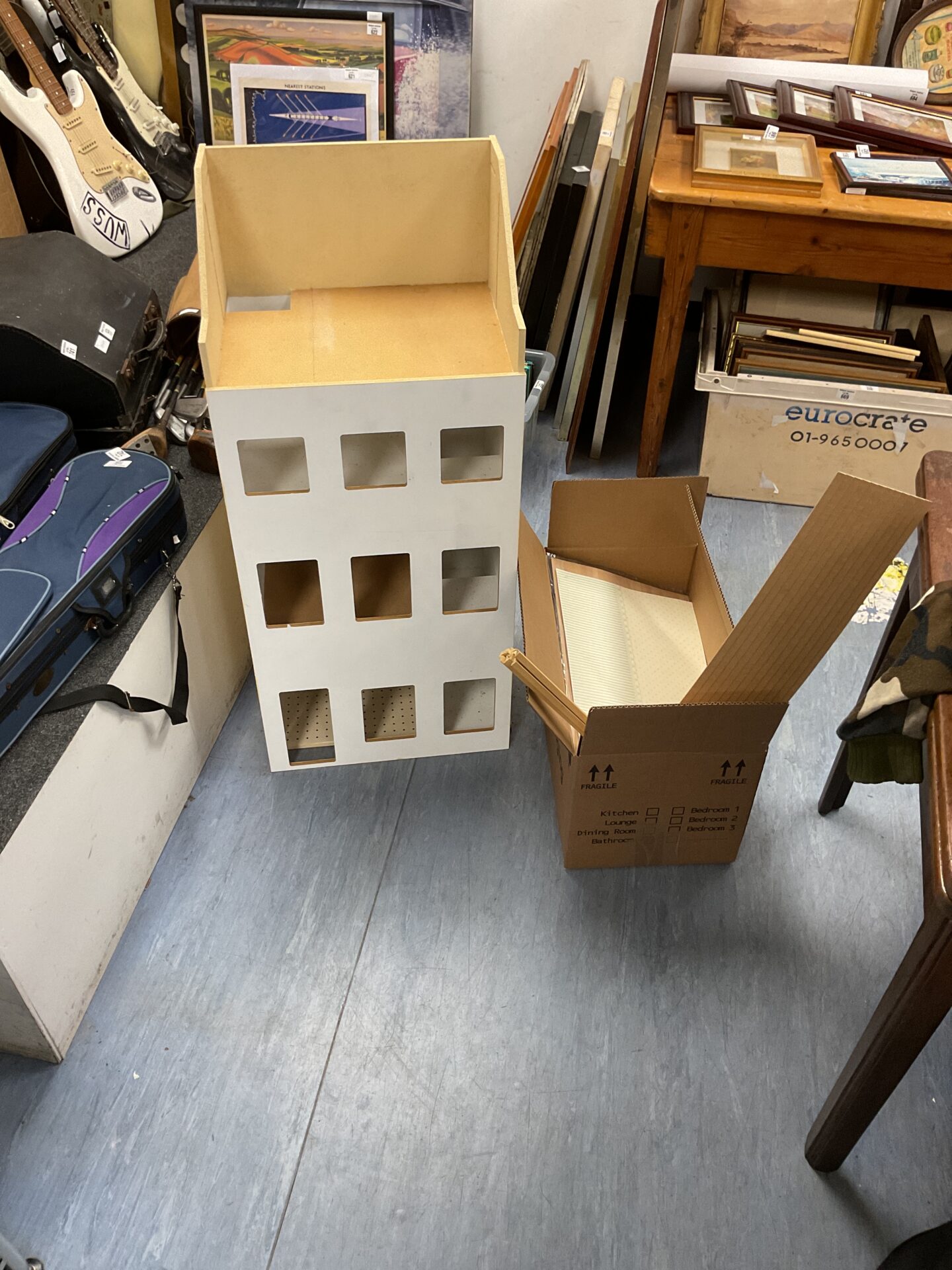 350 Large dolls house kit with accessories