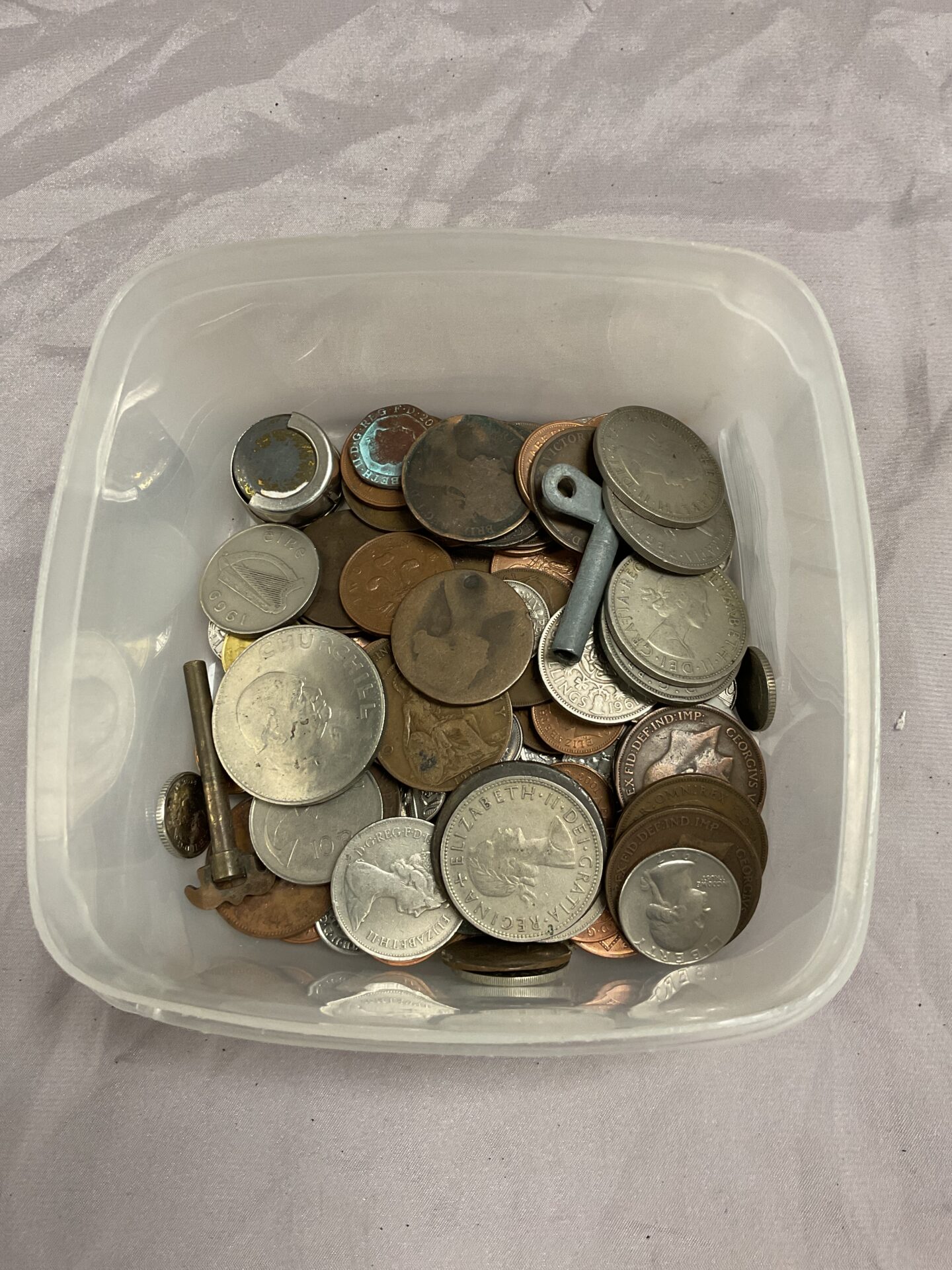 776 Tub mixed coins