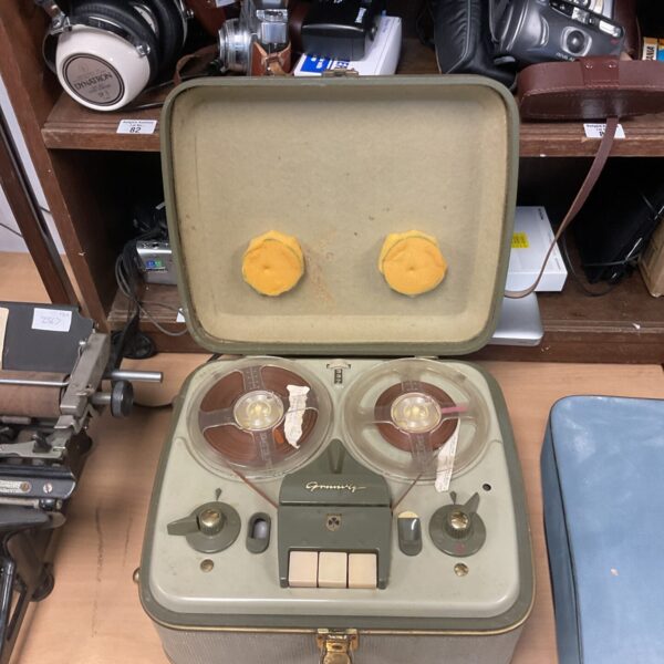 Vintage Grundig TK5 reel to reel tape recorder in carrying case.