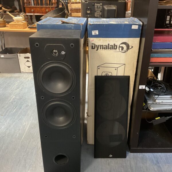 Vintage Dynalab SDA 2.8 floorstanding speakers in a pair.