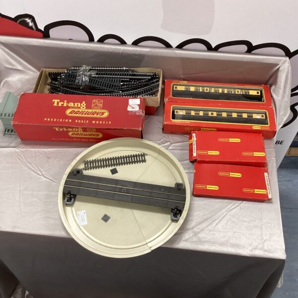 Tri-ang and Hornby model train set accessories