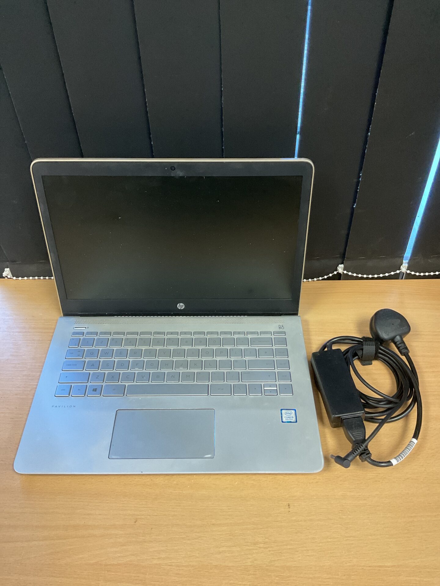 081 Hp pavilion intel core i5 laptop with charger