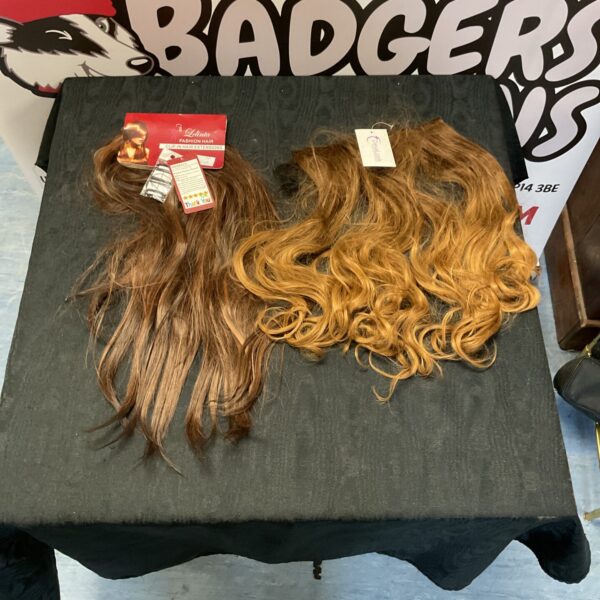 Blonde clip-in hair extensions from Lelinta and Devalook.