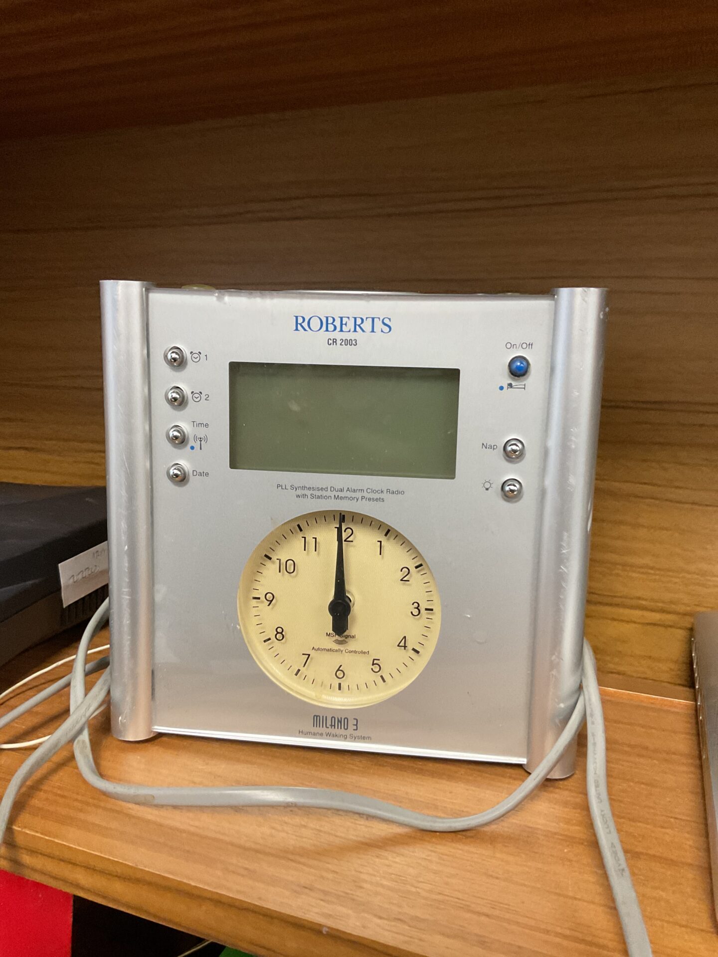 194 Roberts milano 3 dab clock radio
