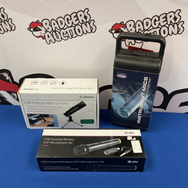 QTX USB condenser microphone with tripod stand for recording.