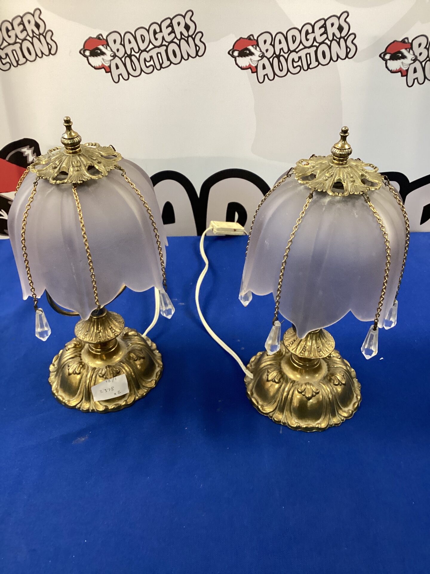 641 Pair of tiffany style glass shade table lamps