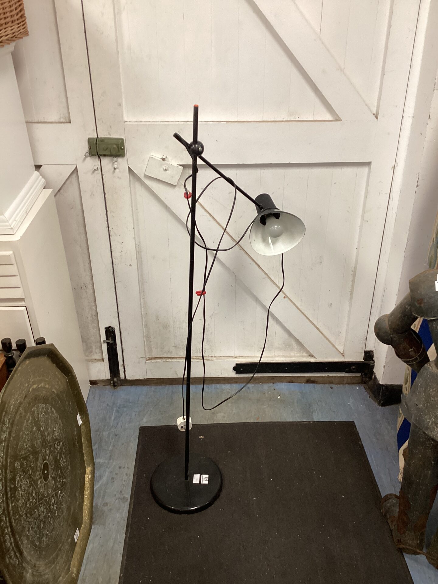 643 Tall black standard lamp