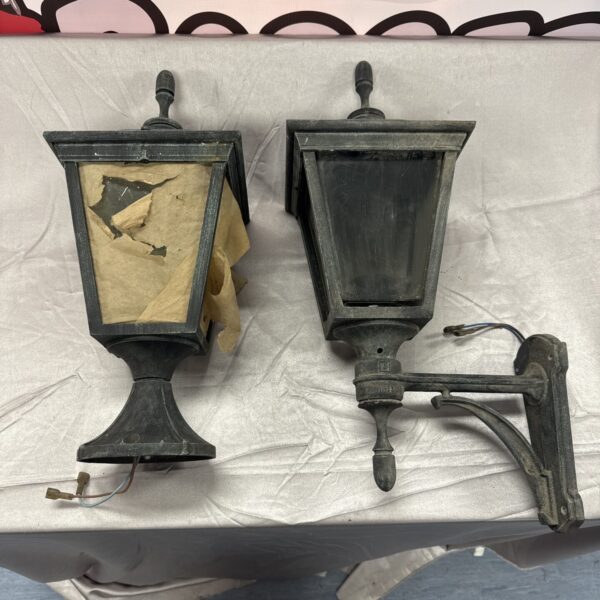 Vintage pair of lanterns, one wall-mounted and one post top.