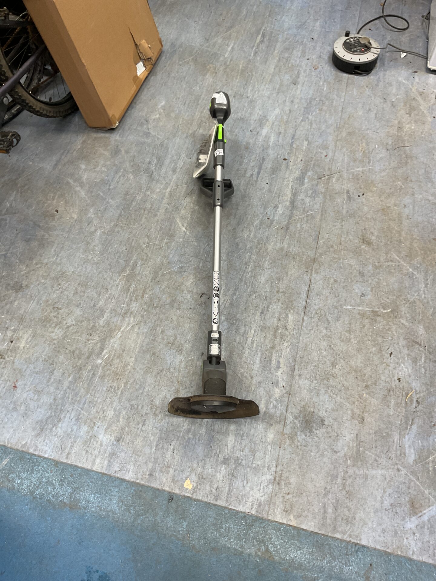 1117 Gtech cordless grass trimmer with charger