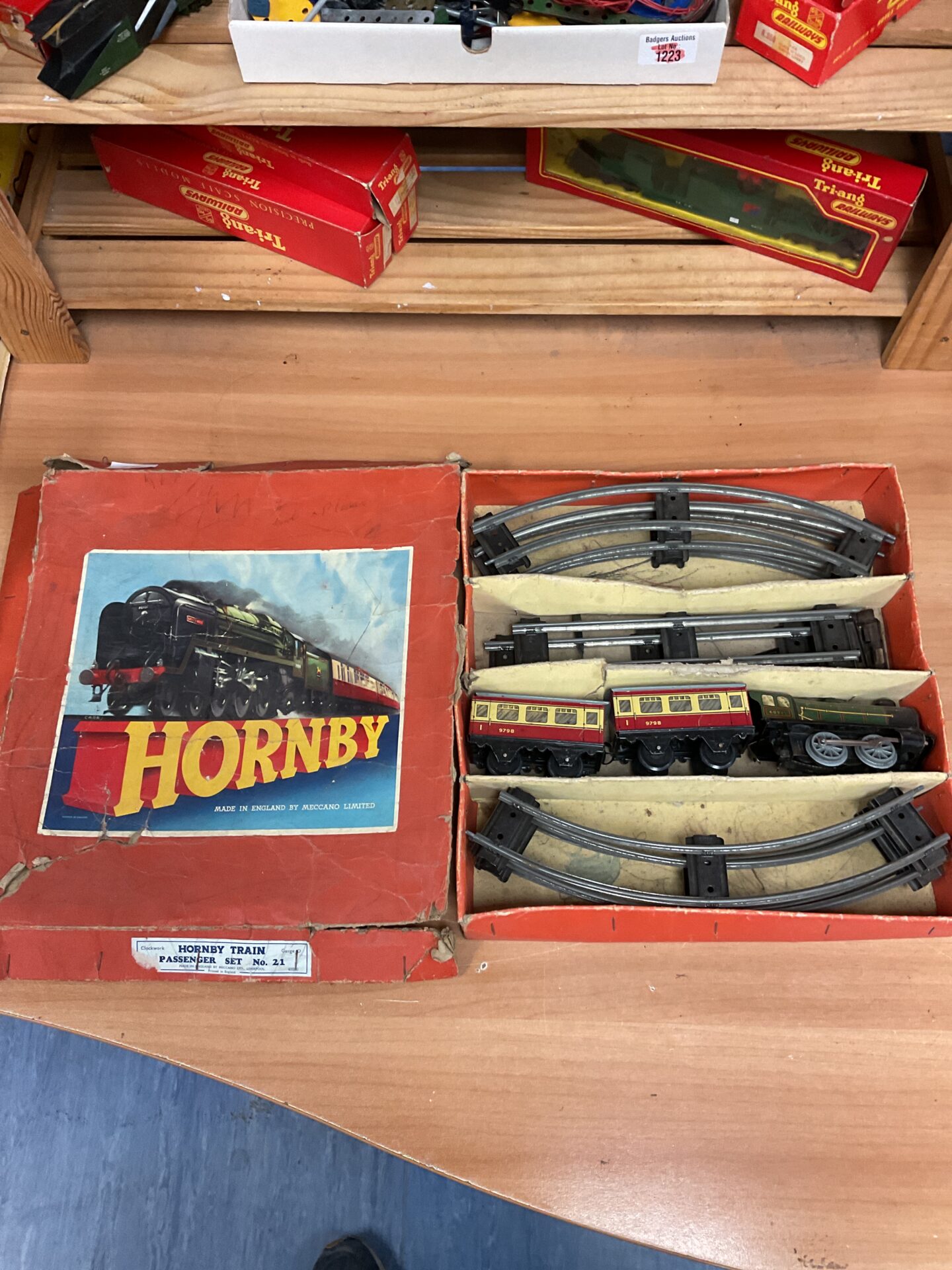 369 Vintage hornby train passenger set no 21