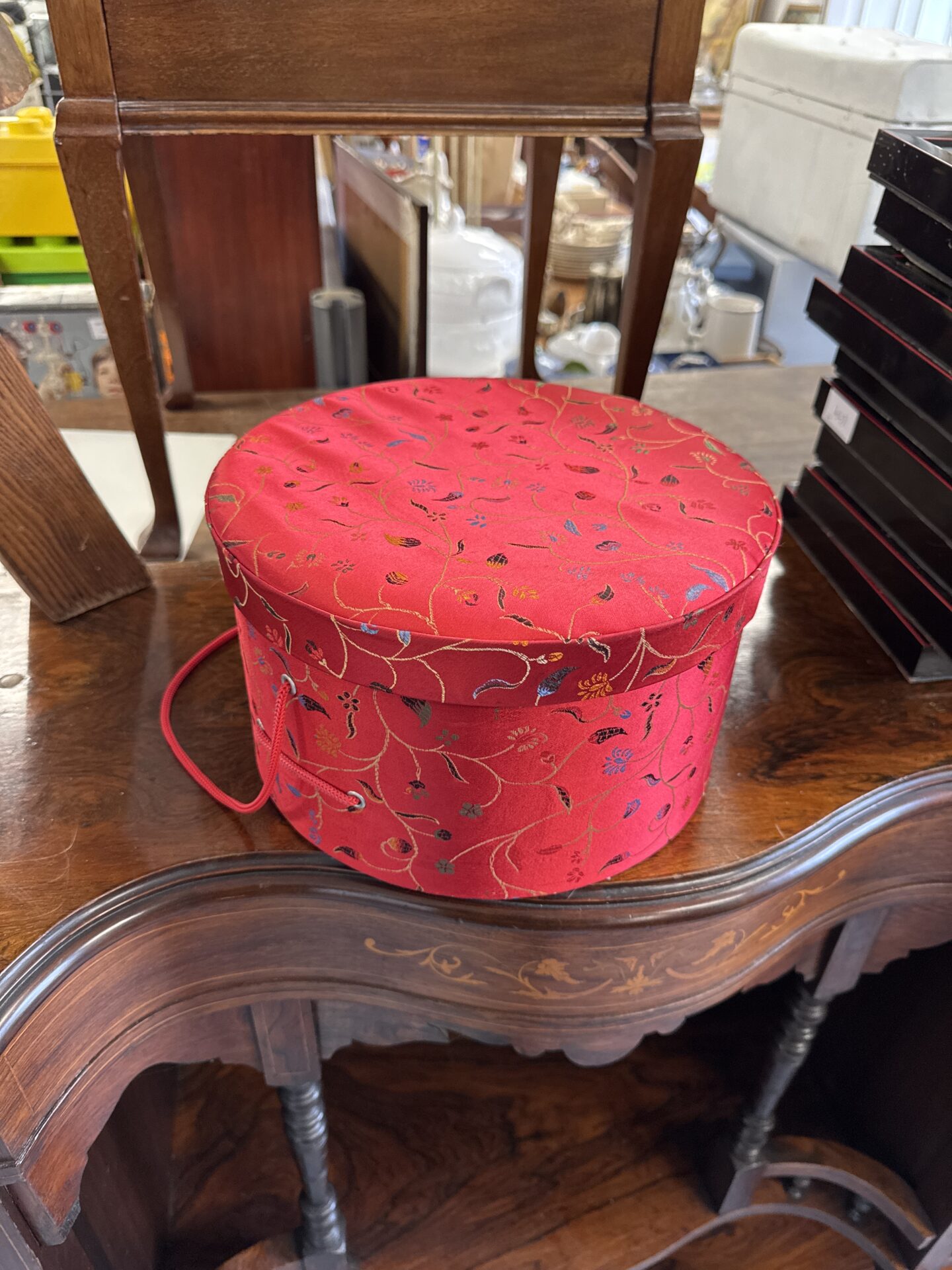 547 Japanese silk hat box 10.25” diameter