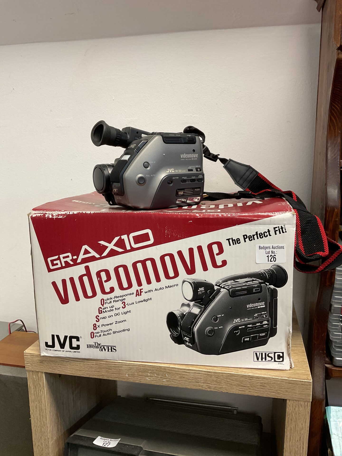 126 Jvc gr-ax10 camcorder boxed with accessories