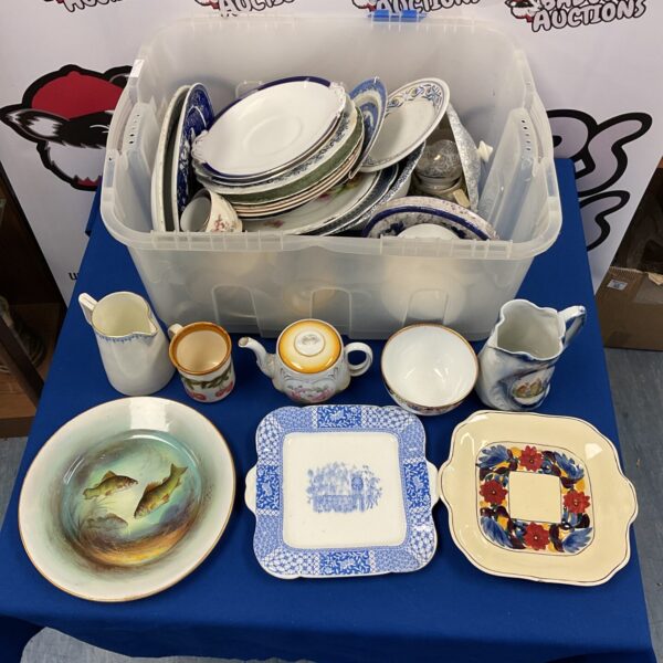 Large lot of vintage china and porcelain for collectors.