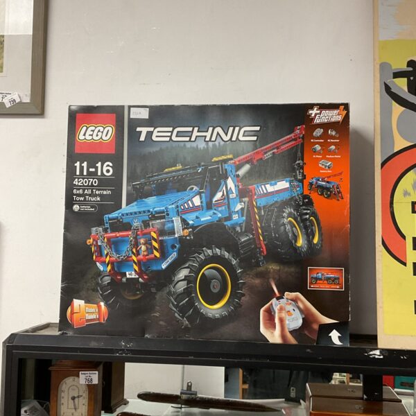 Lego Technic 6x6 All Terrain Tow Truck in original box