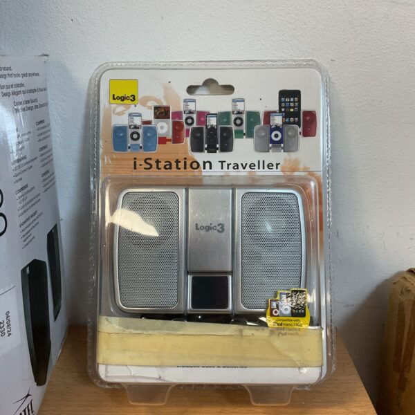 Logic 3 i-station traveller portable speaker in used condition.