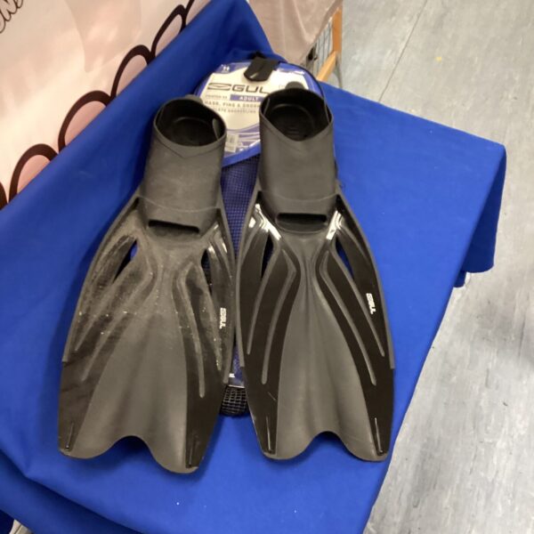 Gul mask, fins, and snorkel set for water sports.