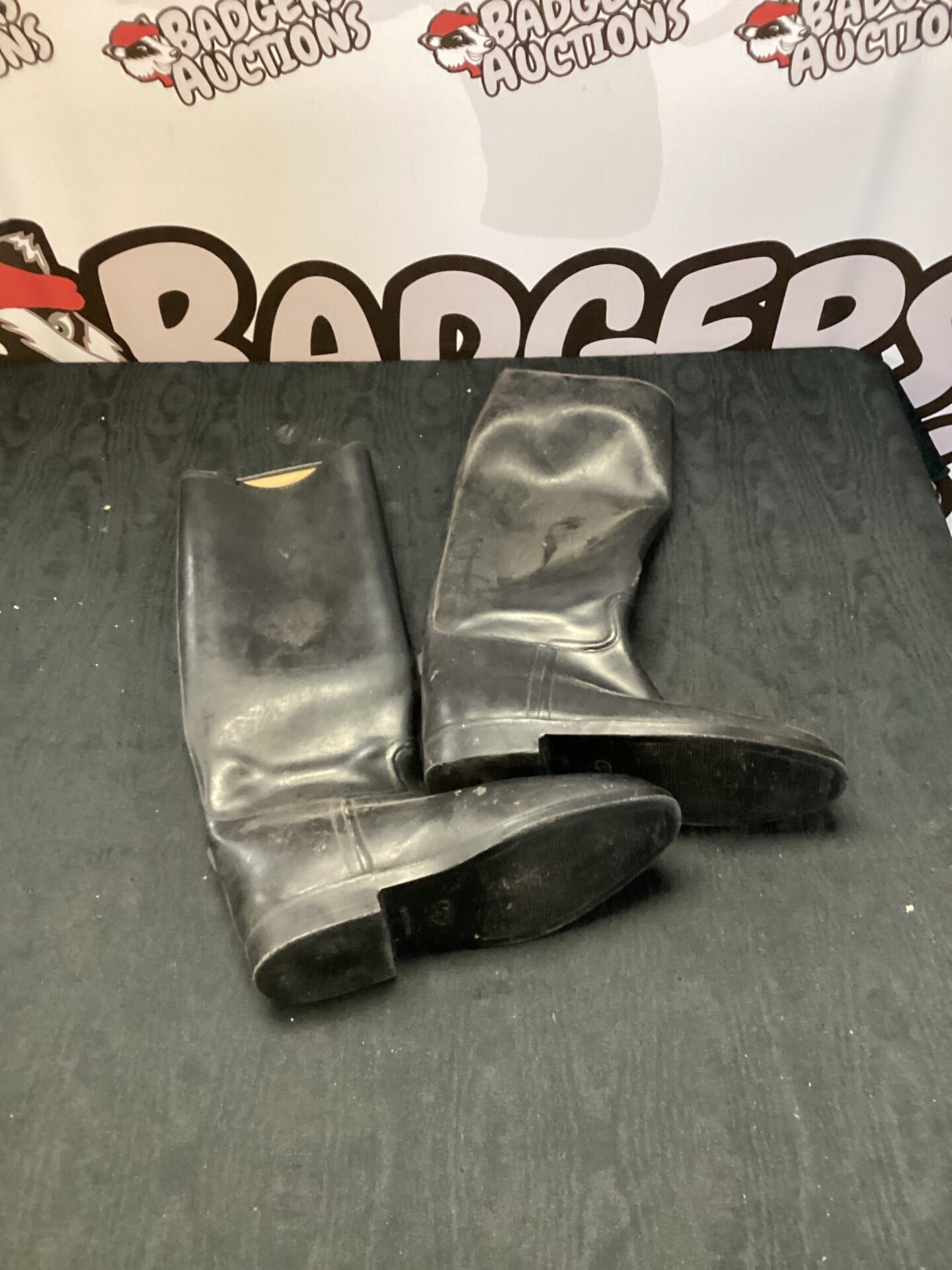 555 Pair of size 6.5 aigle riding boots