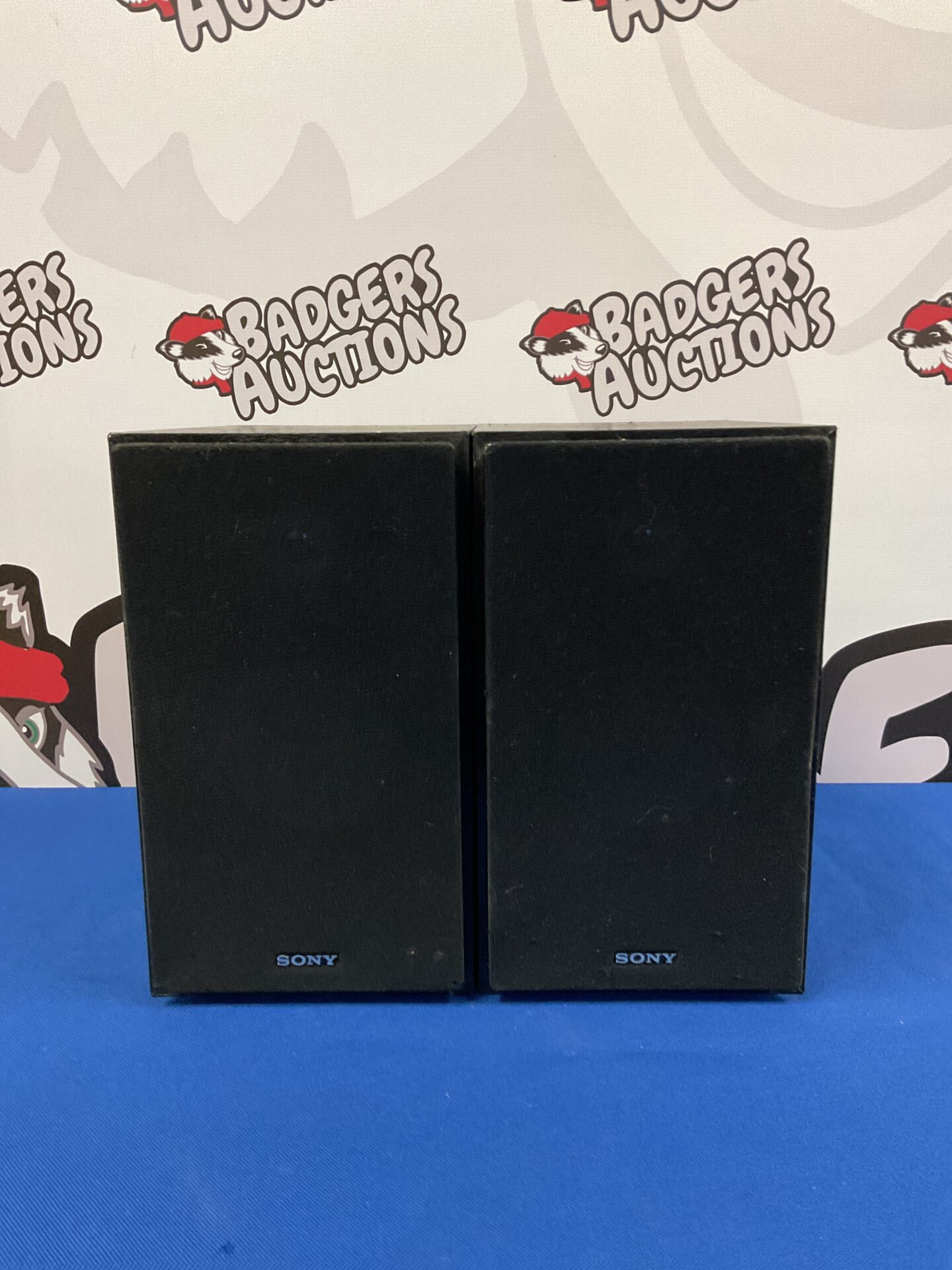 128 Pair of sony ss-cbx77 bookshelf speakers