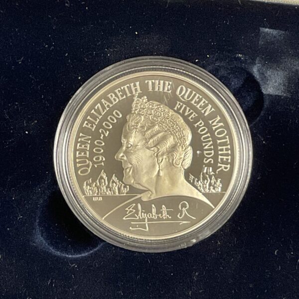 Silver proof Queen Mother commemorative crown in presentation case.